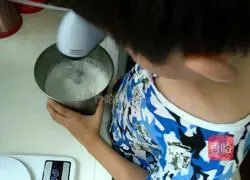 Illustration of how to make dried blueberry cup cake 3