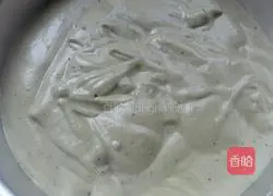 Illustration of how to make eight-inch matcha chiffon cake 11