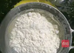 Illustration of how to make non-cracking cupcakes 5