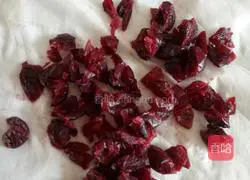 Illustration of how to make cranberry cookies 9