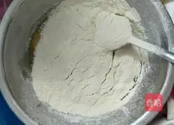 Illustration of how to make peach biscuits 4