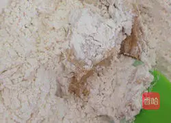 Illustration of how to make brown sugar, longan and red date cookies 4