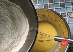 Milk Illustration of how to make fragrant cookies 5