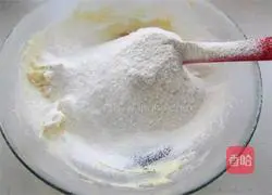 Illustration of how to make black tea crispy cookies 4