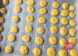 Illustration of how to make egg yolk biscuits 8