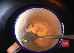 Illustration of how to make low-fat and low-sugar Hong Kong-style egg tarts 6