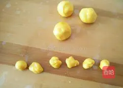 Illustration of how to make flower cookies 12