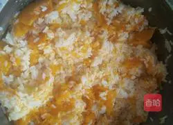 Illustration of how to make pumpkin braised rice 10