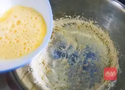 Illustration of how to make bear paw biscuits 5