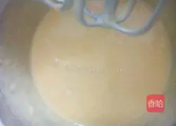 Illustration of how to make eight-inch three-color chiffon cake 7