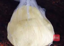 Illustration of how to make shredded coconut cookies 6