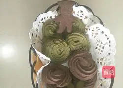 Illustration of how to make two-color cookies 16