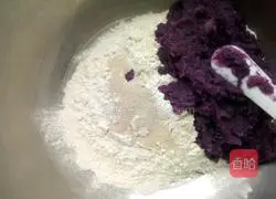 Illustration of how to make purple sweet potato cake 5