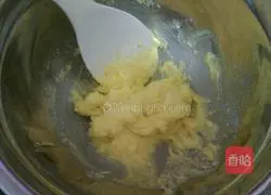 Illustration of how to make Christmas frosted cookies 3