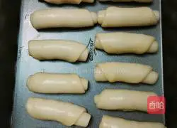 Thousand-layer puff pastry bean paste roll recipe 10
