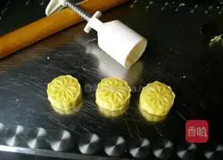 Egg yolk cookies Practice illustration 9