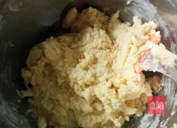 Illustration of how to make Mickey Cookies 5