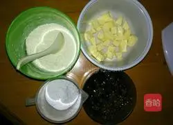 Illustration of how to make blue jar raisin cookies 1