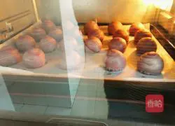 Illustration of how to make purple potato and red bean cake 17