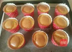Illustration of how to make light cream cup cake 4