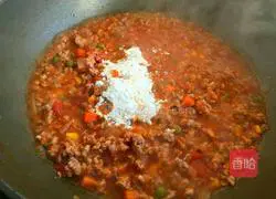 Illustration of how to make shepherd's pie 6