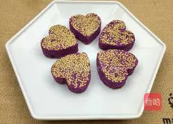 Illustration of how to make baked purple potato cake 8