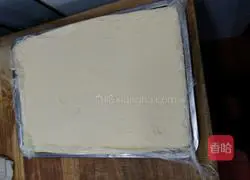 Illustration of how to make puff pastry egg tarts 1