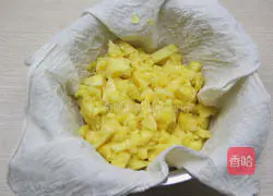 Illustration of how to make sweet and sour pineapple pie 10