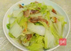 Illustration of how to make Hong Kong style sausage and Chinese cabbage 5