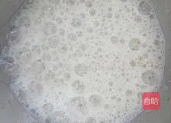 Illustration of how to make cocoa-flavored chiffon cake 7