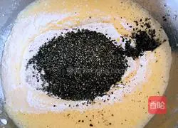 Black Sesame Chiffon Cake Recipe Illustration 7