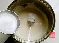 Illustration of how to make thick walnut juice 10