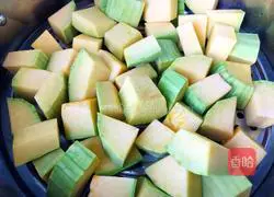 Illustration of how to make steamed pumpkin buns 1