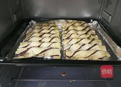 Illustration of how to make bean paste twist cake 18