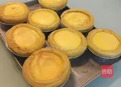 Illustration of how to make delicious homemade egg tarts 8