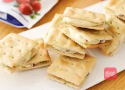 Illustration of how to make nougat-filled soda crackers 12