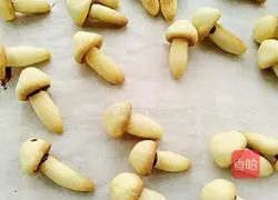 Illustration of how to make mushroom biscuits 17