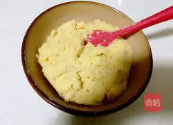 Illustration of how to make braided biscuits with strawberry jam filling 8