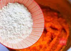 Illustration of how to make pumpkin cake 9