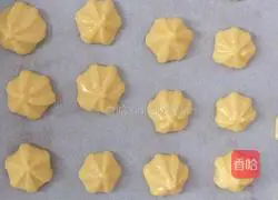 Baby Egg Yolk Biscuits Recipe Illustration 7