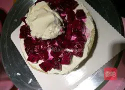 Illustration of how to make cookie and flower birthday cake (six inches) 3