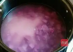 Illustration of how to make purple sweet potato porridge 3