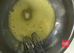 Illustration of how to make cup original cake 3