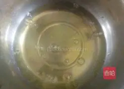 Eight-inch three-color chiffon cake Illustration of how to do it 1