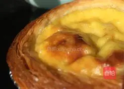 Illustration of how to make crispy egg tarts 9