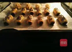 Thousand-layer puff pastry bean paste roll recipe 19
