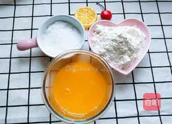 Illustration of how to make baby egg yolk biscuits 1