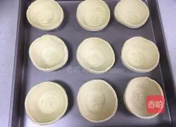 Illustration of how to make original whole egg tart 3