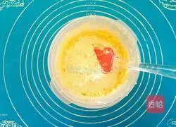 Illustration of how to make chives, ham and meat floss saltine crackers 5