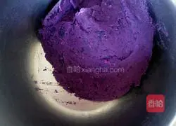 Illustration of how to make purple sweet potato cake 3